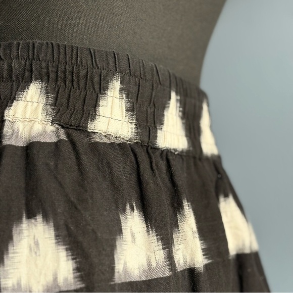 Passion Lilie Black & White Tie Waist Knee Length A-Line Skirt w Pockets - Picture 10 of 14